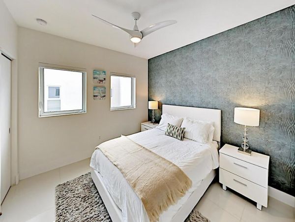 Walk to Beach Vacation Townhouse in Pompano Beach Sleeps 8
