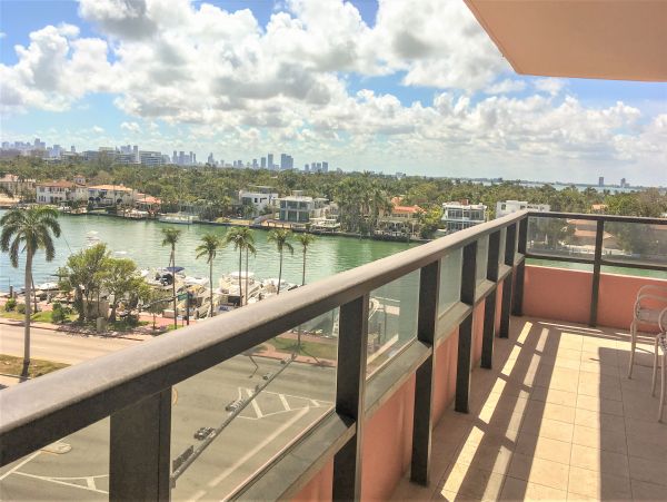Ocean Views Vacation Condo in Miami Beach Two Bedrooms