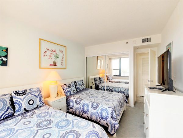 Ocean Views Vacation Condo in Miami Beach Two Bedrooms