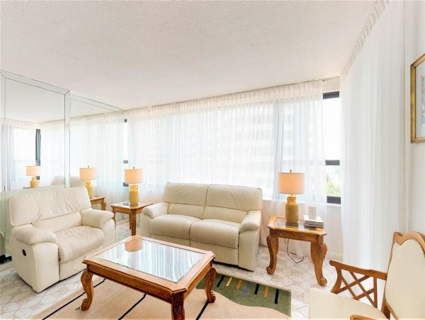 Ocean Views Vacation Condo in Miami Beach Two Bedrooms