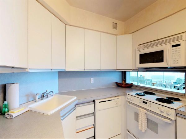 Ocean Views Vacation Condo in Miami Beach Two Bedrooms