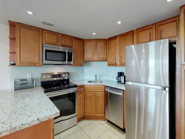Miami Two Bedroom Waterfront Vacation Condo Sleeps Six