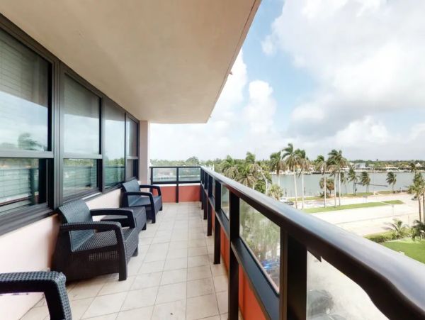 Miami Two Bedroom Waterfront Vacation Condo Sleeps Six