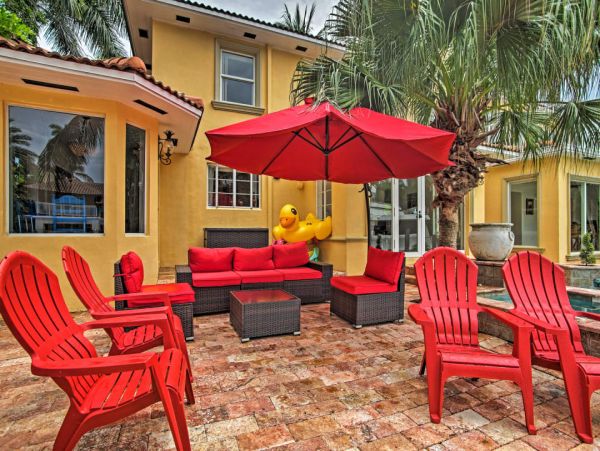 Elegant 4 Bedroom Vacation Home with Pool in Fort Lauderdale