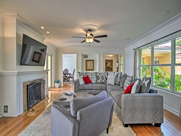 Elegant 4 Bedroom Vacation Home with Pool in Fort Lauderdale