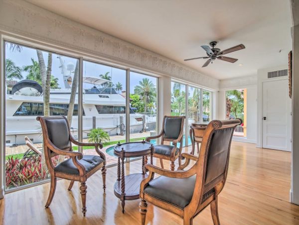 Elegant 4 Bedroom Vacation Home with Pool in Fort Lauderdale
