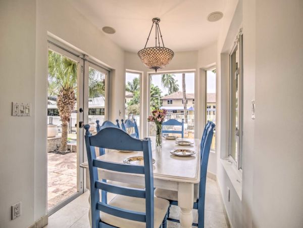 Elegant 4 Bedroom Vacation Home with Pool in Fort Lauderdale