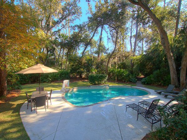 Cozy Four Bedroom Vacation Home in Hilton Head Sleeps 12