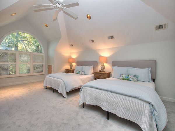 Cozy Four Bedroom Vacation Home in Hilton Head Sleeps 12