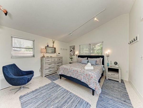Luxury Villa with bonus room 4 blocks to Holmes Beach