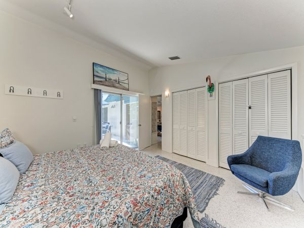 Luxury Villa with bonus room 4 blocks to Holmes Beach