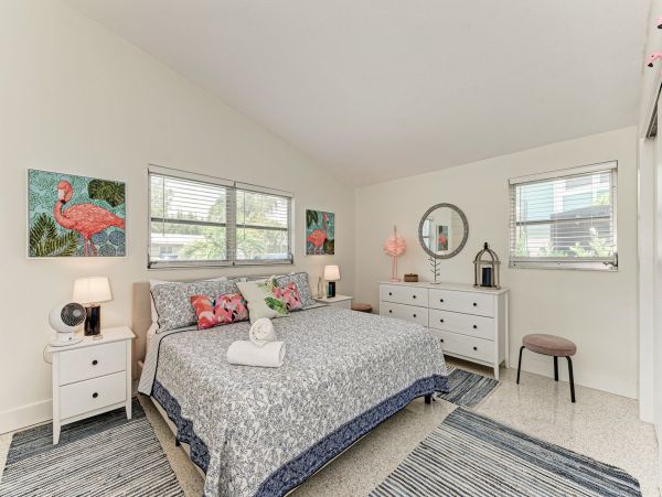 Luxury Villa with bonus room 4 blocks to Holmes Beach