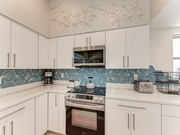 Luxury Villa with bonus room 4 blocks to Holmes Beach
