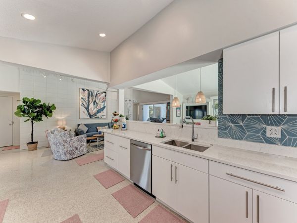 Luxury Villa with bonus room 4 blocks to Holmes Beach