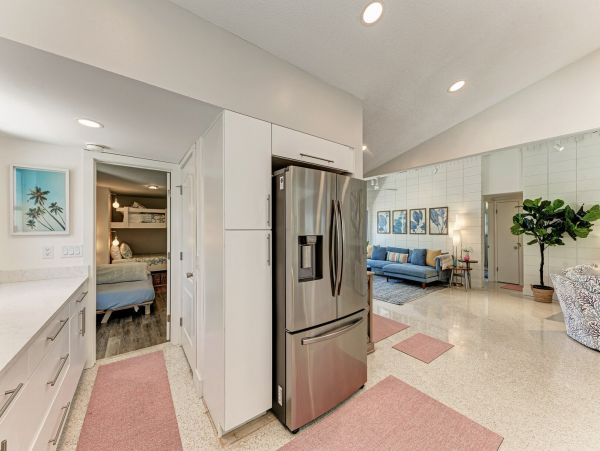 Luxury Villa with bonus room 4 blocks to Holmes Beach