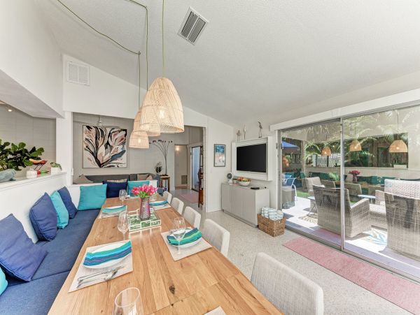 Luxury Villa with bonus room 4 blocks to Holmes Beach