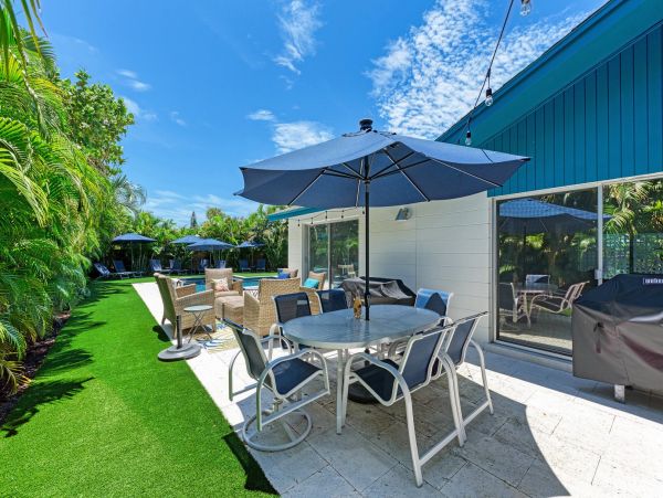 Luxury Villa with bonus room 4 blocks to Holmes Beach