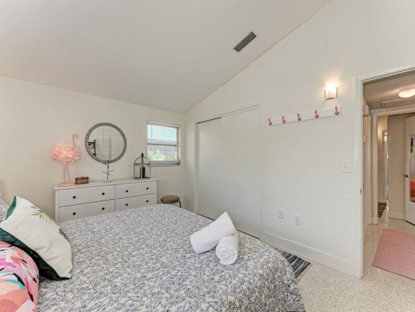 Luxury Villa with bonus room 4 blocks to Holmes Beach