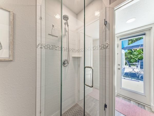 Luxury Villa with bonus room 4 blocks to Holmes Beach