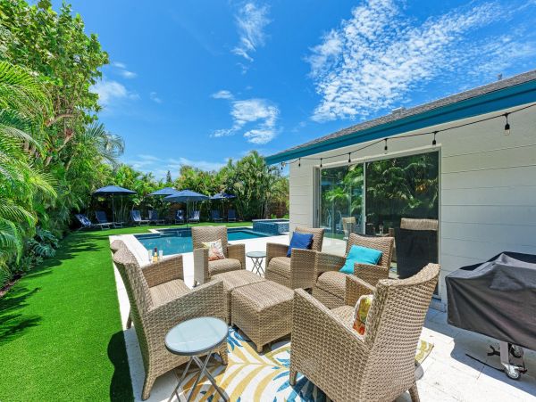 Luxury Villa with bonus room 4 blocks to Holmes Beach