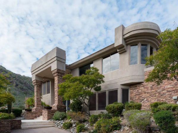 Luxury Vacation Home in Paradise Valley 6 Bedrooms With Pool