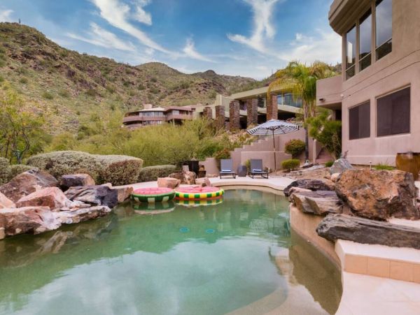 Luxury Vacation Home in Paradise Valley 6 Bedrooms With Pool