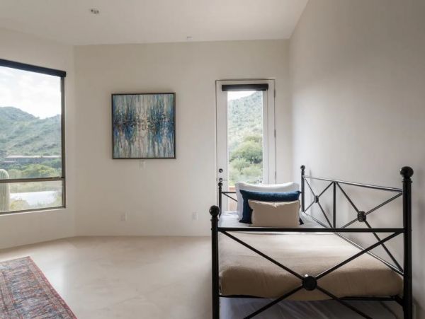Luxury Vacation Home in Paradise Valley 6 Bedrooms With Pool