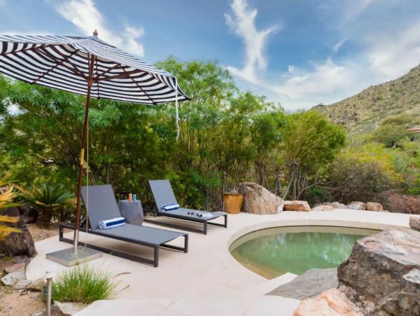 Luxury Vacation Home in Paradise Valley 6 Bedrooms With Pool