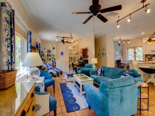 Three Bedrooms Walk to Beach Vacation Home in Sanibel