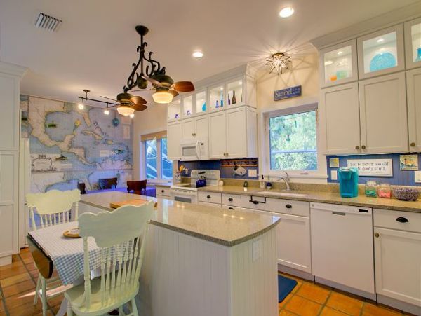 Three Bedrooms Walk to Beach Vacation Home in Sanibel