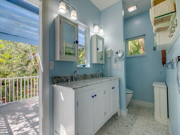 Three Bedrooms Walk to Beach Vacation Home in Sanibel
