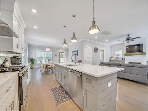 Hilton Head 5 Bedroom Home with Heated Salt Water Pool