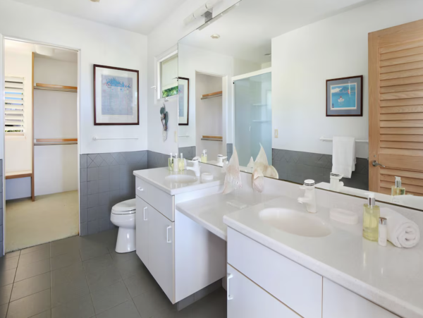 Three Bedroom Golf Course View Vacation Home in Koloa