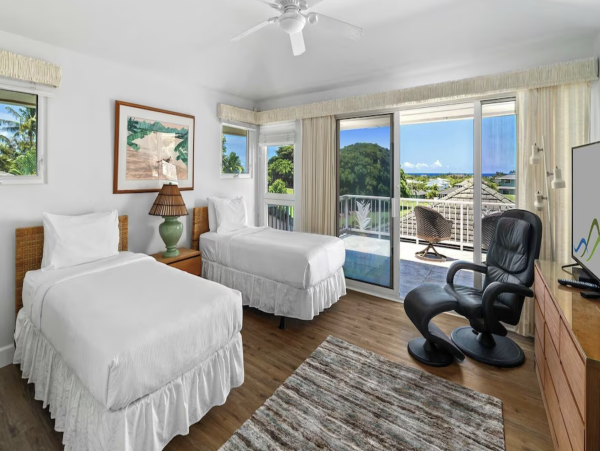 Three Bedroom Golf Course View Vacation Home in Koloa