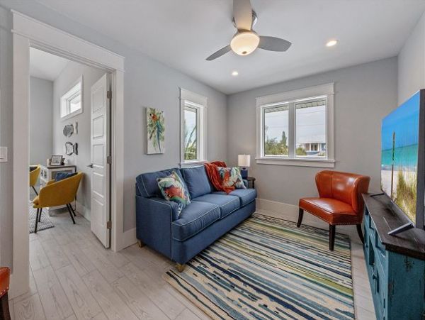 Anna Maria 4 Bedroom Rental Home Only Steps to Beach Access