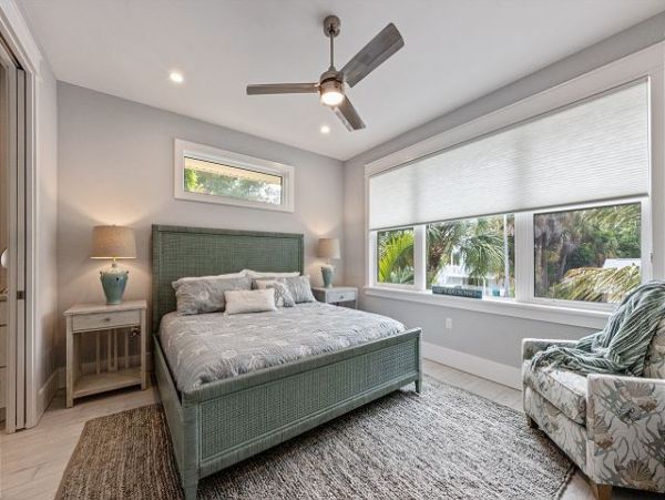 Anna Maria 4 Bedroom Rental Home Only Steps to Beach Access