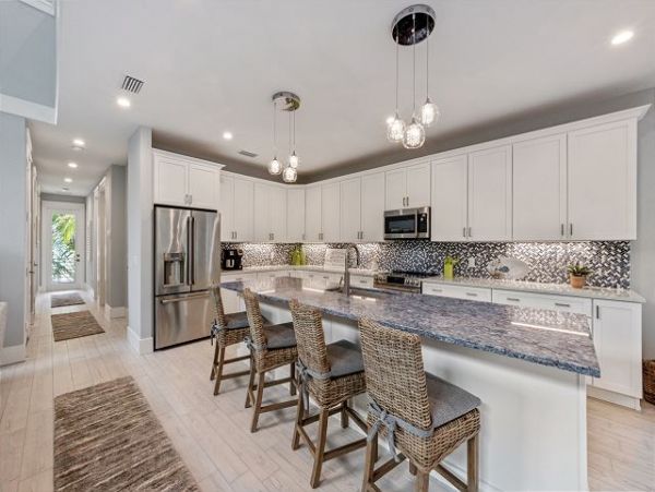 Anna Maria 4 Bedroom Rental Home Only Steps to Beach Access