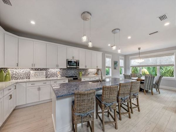 Anna Maria 4 Bedroom Rental Home Only Steps to Beach Access