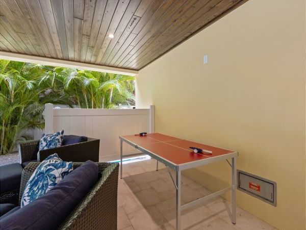 Anna Maria 4 Bedroom Rental Home Only Steps to Beach Access