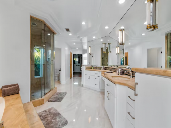 Ocean Views Seven Bedrooms Vacation Home in La Jolla