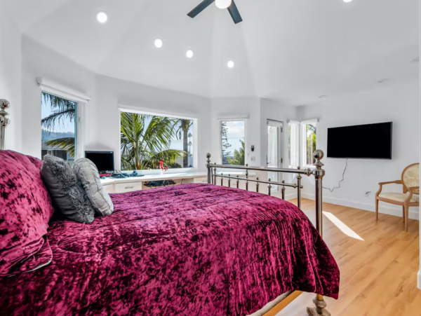 Ocean Views Seven Bedrooms Vacation Home in La Jolla