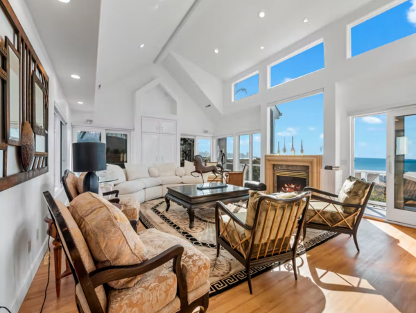 Ocean Views Seven Bedrooms Vacation Home in La Jolla