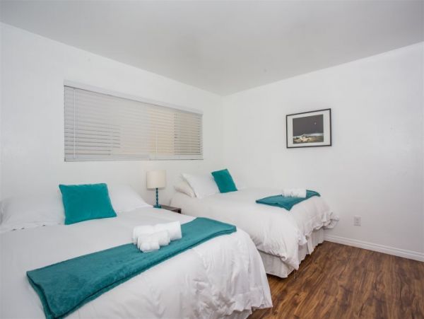 Beachfront La Jolla Vacation Condo Two Bedroom