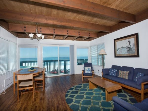 Beachfront La Jolla Vacation Condo Two Bedroom
