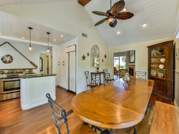 Sanibel Beachfront Three Bedroom Townhome Sleeps 6 Guests
