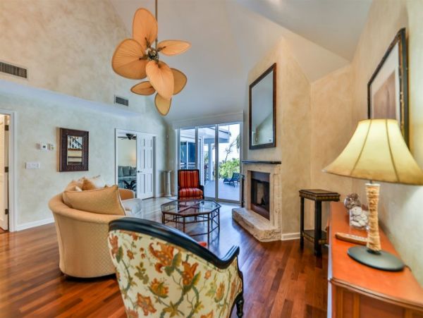 Sanibel Beachfront Three Bedroom Townhome Sleeps 6 Guests