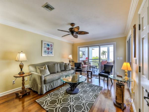 Sanibel Beachfront Three Bedroom Townhome Sleeps 6 Guests