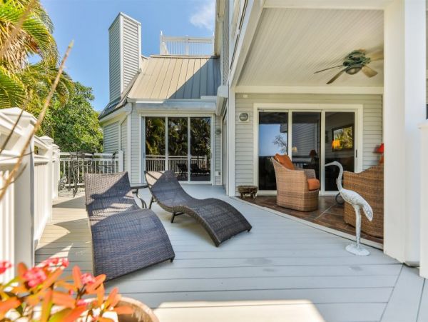 Sanibel Beachfront Three Bedroom Townhome Sleeps 6 Guests