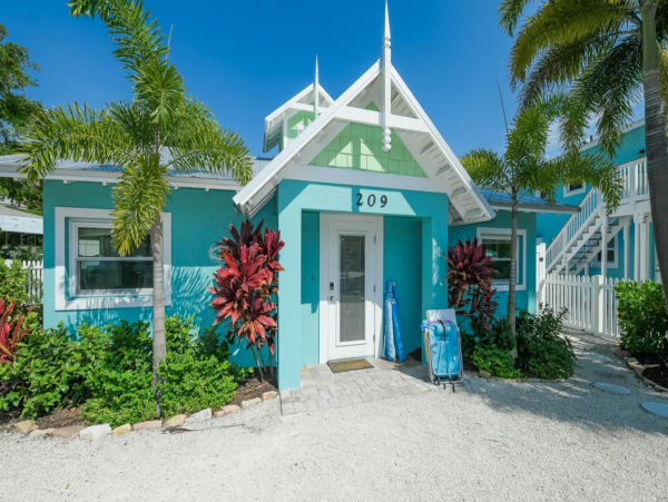 Private Pool Vacation Home Close to Beach in Anna Maria