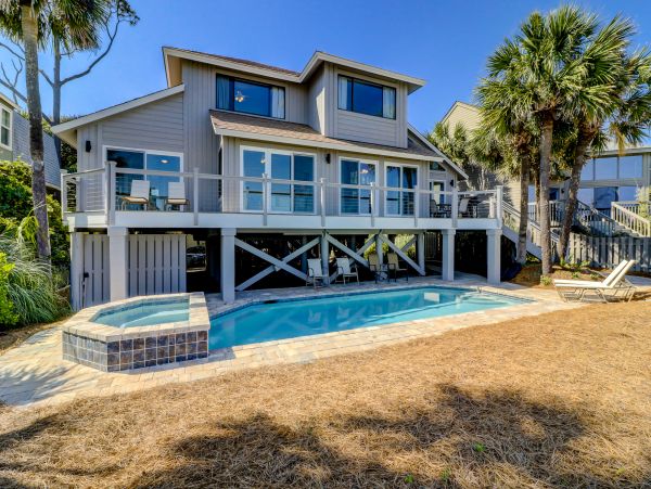 Hilton Head Four Bedroom Oceanfront Rental Sleeps 14